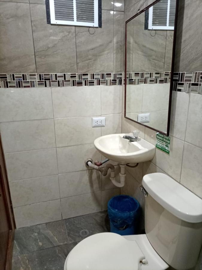 Hostal Atlantis Quito Zewnętrze zdjęcie