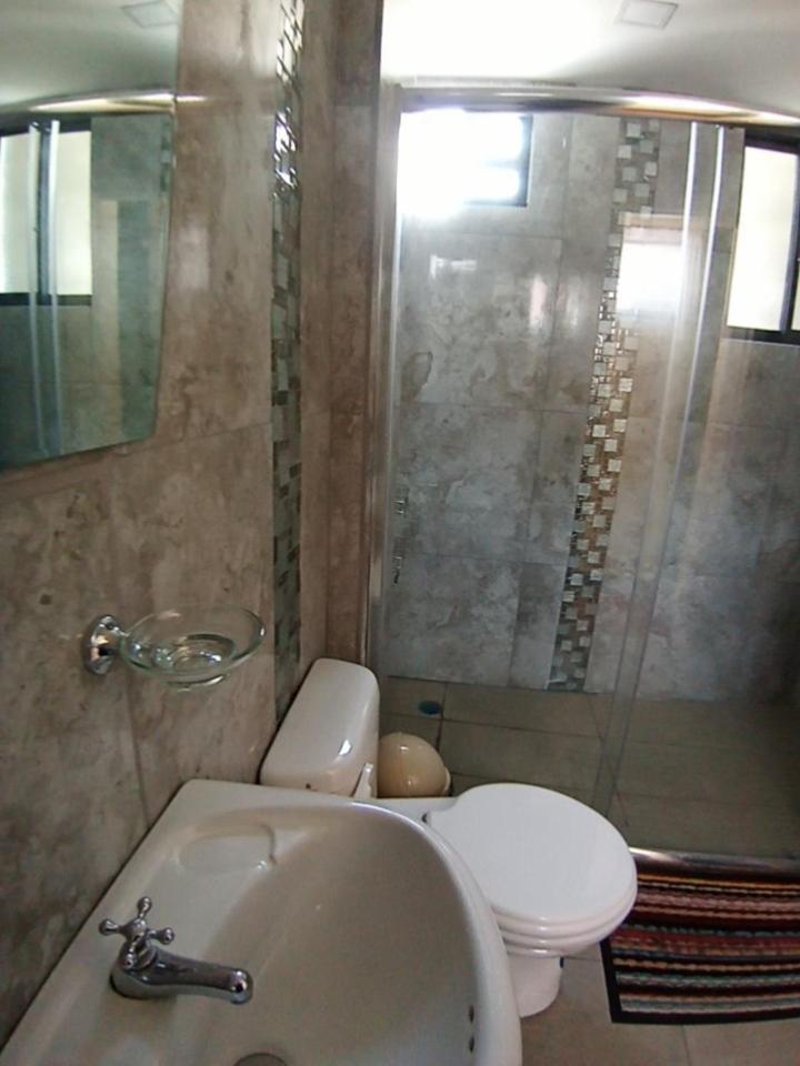 Hostal Atlantis Quito Zewnętrze zdjęcie